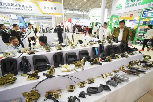 1700多家企業(yè)帶拳頭產(chǎn)品來漢，“辦汽配展離不開武漢”(圖3)