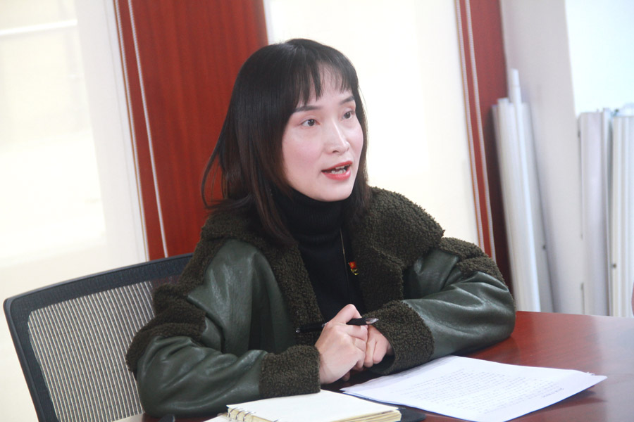 先學(xué)一步 學(xué)深一層 武漢體育中心紀委傳達學(xué)習(xí)十九屆四中全會精神(圖3)