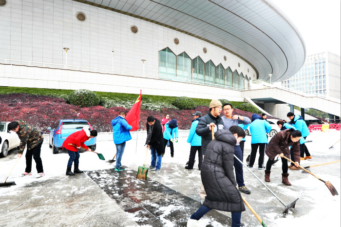 一場雪，體育中心美得不要不要的 但最美的風(fēng)景還是他們(圖8)