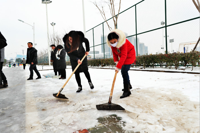 一場雪，體育中心美得不要不要的 但最美的風(fēng)景還是他們(圖9)