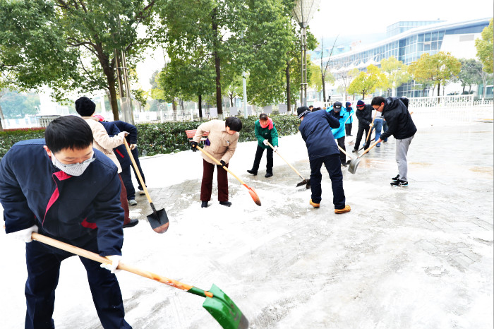 一場雪，體育中心美得不要不要的 但最美的風(fēng)景還是他們(圖15)