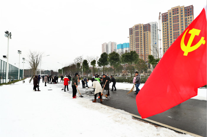 一場雪，體育中心美得不要不要的</br>但最美的風(fēng)景還是他們(圖7)