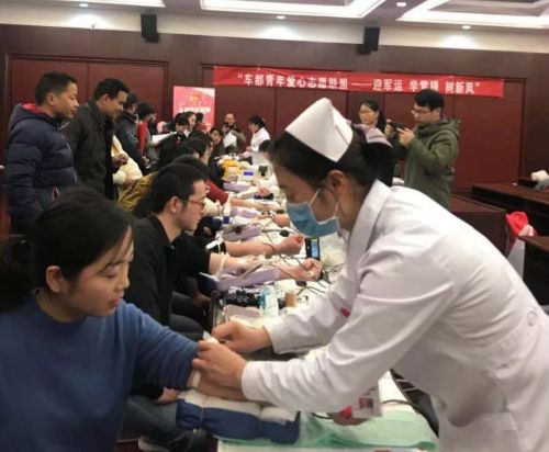 獻(xiàn)出一滴血  匯聚一份愛 ——武漢體育中心組織開展無(wú)償獻(xiàn)血活動(dòng)(圖1)