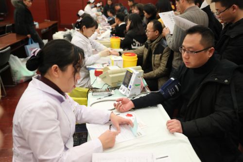 獻(xiàn)出一滴血  匯聚一份愛 ——武漢體育中心組織開展無(wú)償獻(xiàn)血活動(dòng)(圖7)